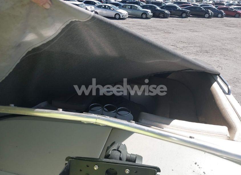 Photo 5 of 2005 Hurricane Boat (VIN GDYZ5126D505)