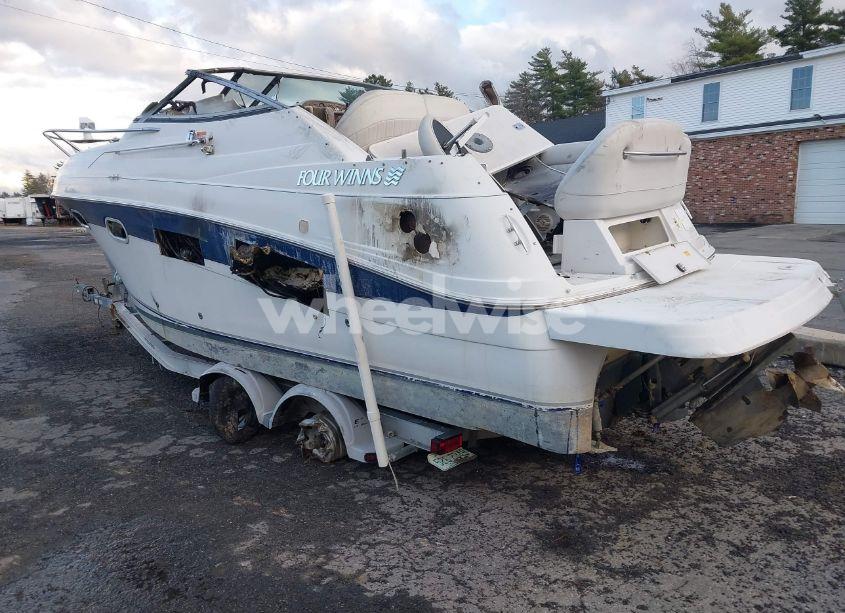 Photo 3 of 2002 Four Winns OTHER (VIN GFNCB144F202)