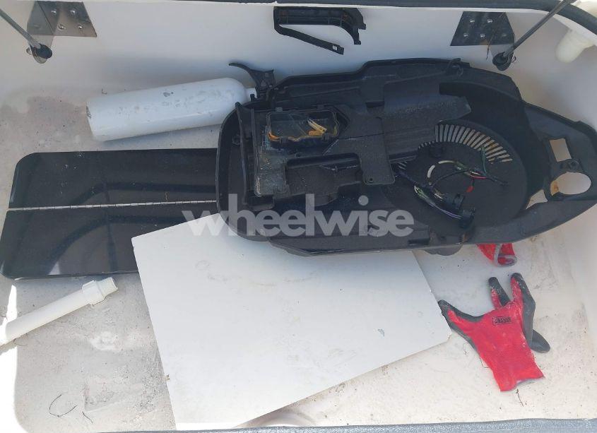 Photo 12 of 2006 Young Boats BOAT (VIN GUX01089B606)