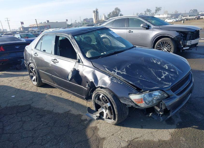 1999 Toyota Altezza (VIN GXE100008348) main photo