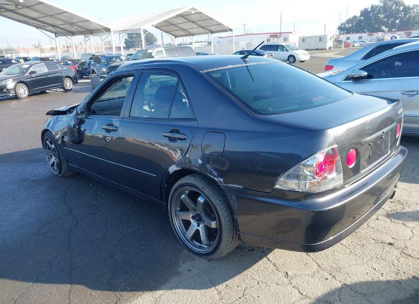 Photo 3 of 1999 Toyota Altezza (VIN GXE100008348)