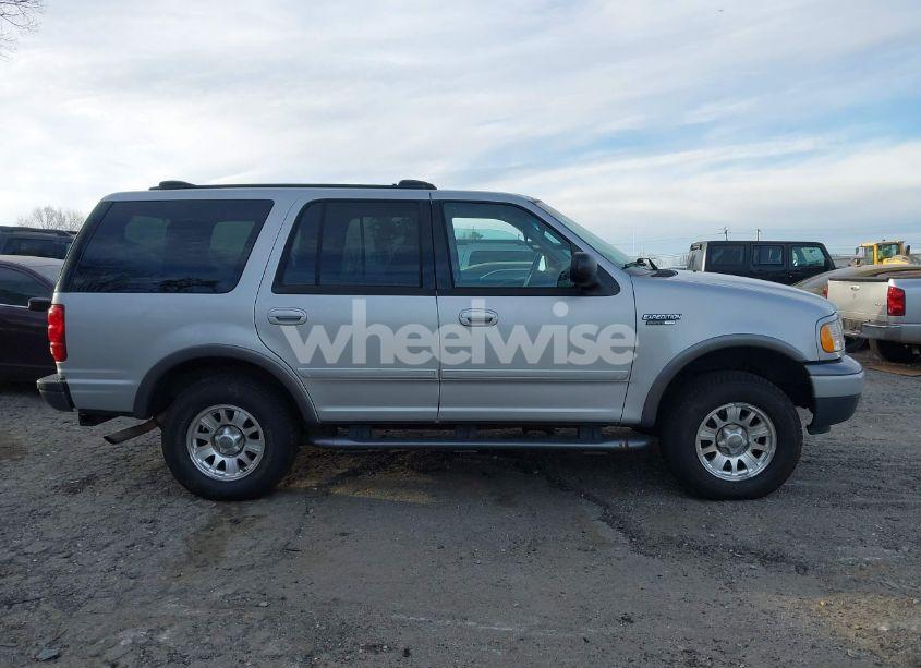 Photo 13 of 2002 Ford Expedition (VIN IFMPU16L32LA44551)