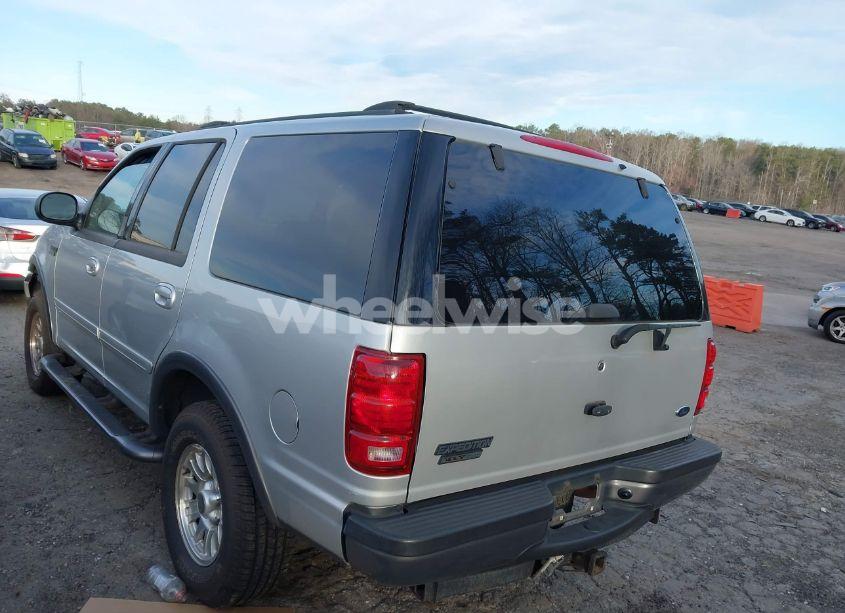 Photo 3 of 2002 Ford Expedition (VIN IFMPU16L32LA44551)