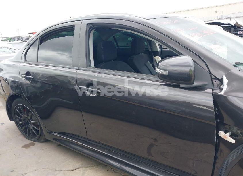 Photo 13 of 2015 Mitsubishi Lancer EVOLUTION GSR (VIN JA32W8FV9FU008834)