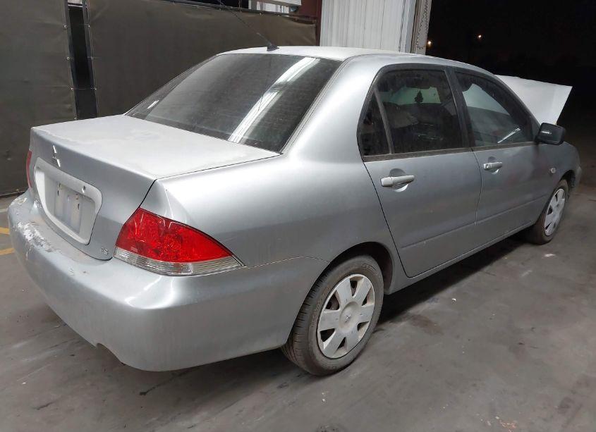 Photo 4 of 2005 Mitsubishi Lancer ES (VIN JA3AJ26E05U040531)