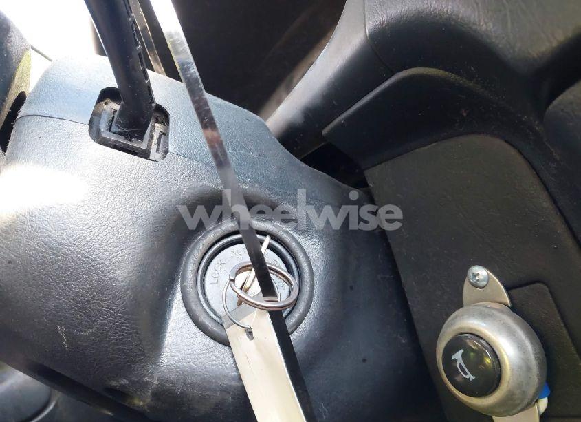 Photo 11 of 2001 Mitsubishi Mirage DE (VIN JA3AY11A91U038362)