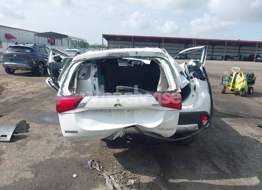 Photo 17 of 2016 Mitsubishi Outlander ES (VIN JA4AD2A30GZ008614)