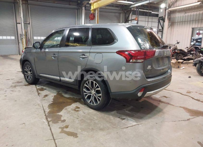 Photo 3 of 2018 Mitsubishi Outlander ES (VIN JA4AD2A30JJ003838)