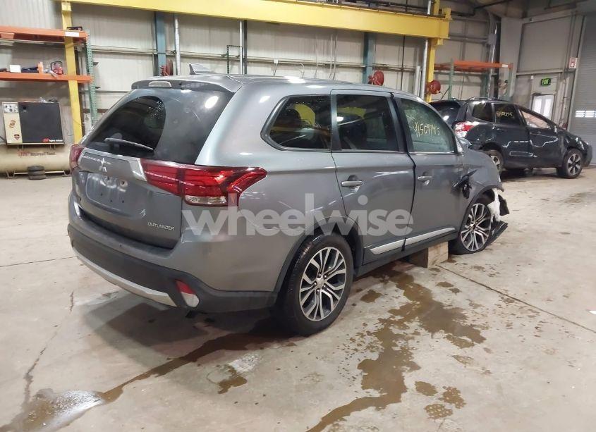 Photo 4 of 2018 Mitsubishi Outlander ES (VIN JA4AD2A30JJ003838)