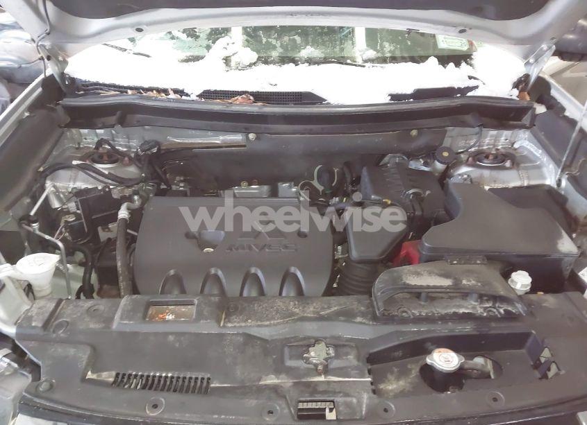 Photo 10 of 2018 Mitsubishi Outlander ES (VIN JA4AD2A30JZ011486)