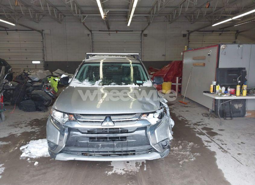 Photo 12 of 2018 Mitsubishi Outlander ES (VIN JA4AD2A30JZ011486)
