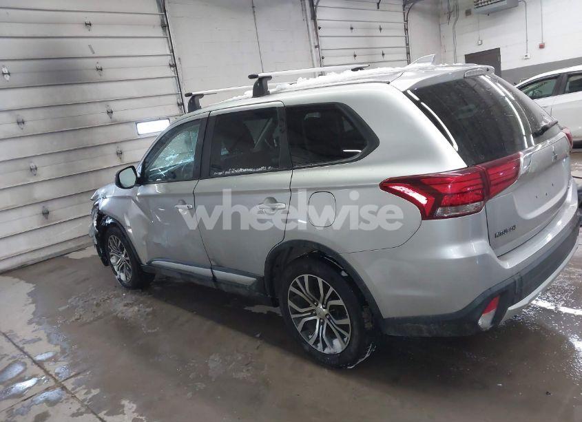 Photo 14 of 2018 Mitsubishi Outlander ES (VIN JA4AD2A30JZ011486)