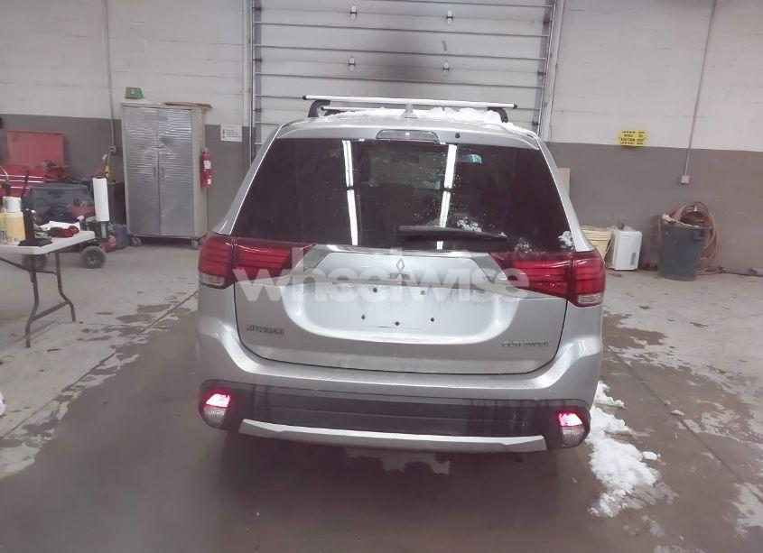 Photo 16 of 2018 Mitsubishi Outlander ES (VIN JA4AD2A30JZ011486)