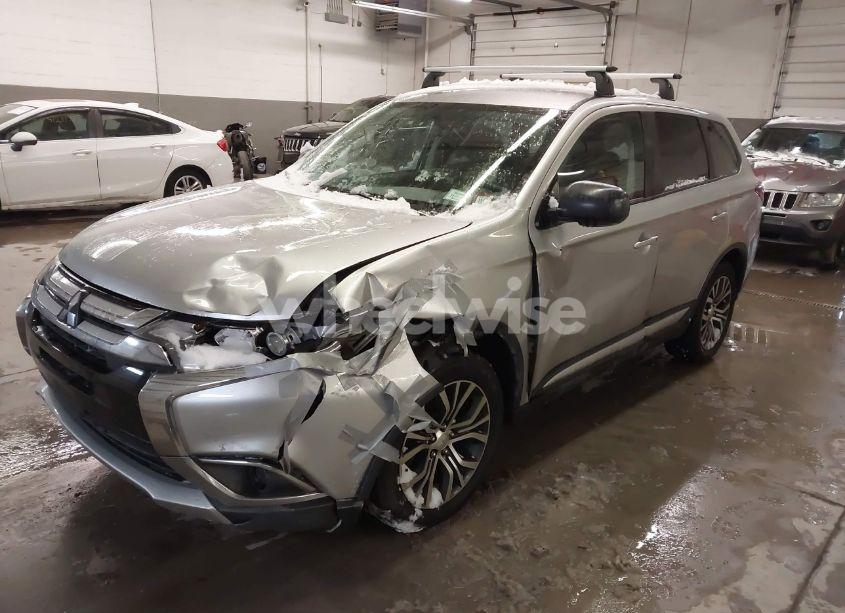 Photo 2 of 2018 Mitsubishi Outlander ES (VIN JA4AD2A30JZ011486)