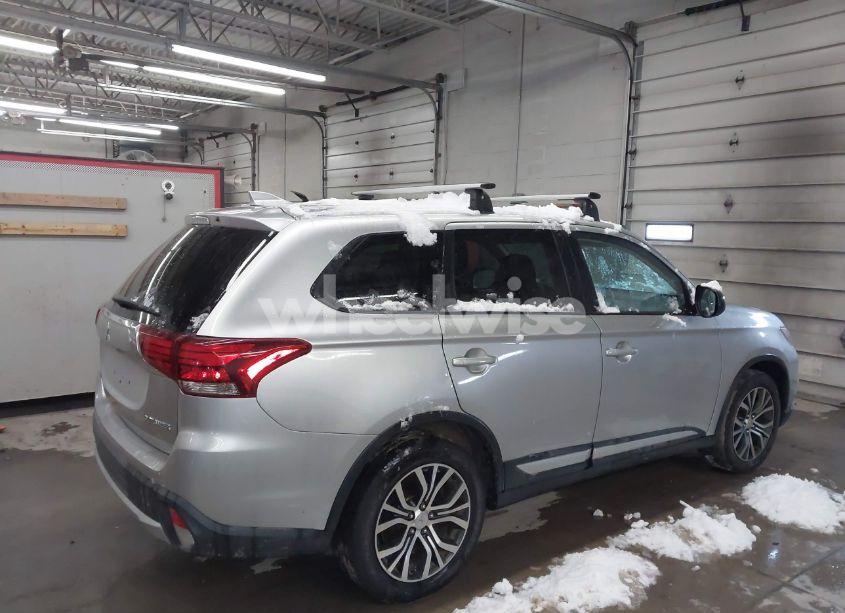 Photo 4 of 2018 Mitsubishi Outlander ES (VIN JA4AD2A30JZ011486)