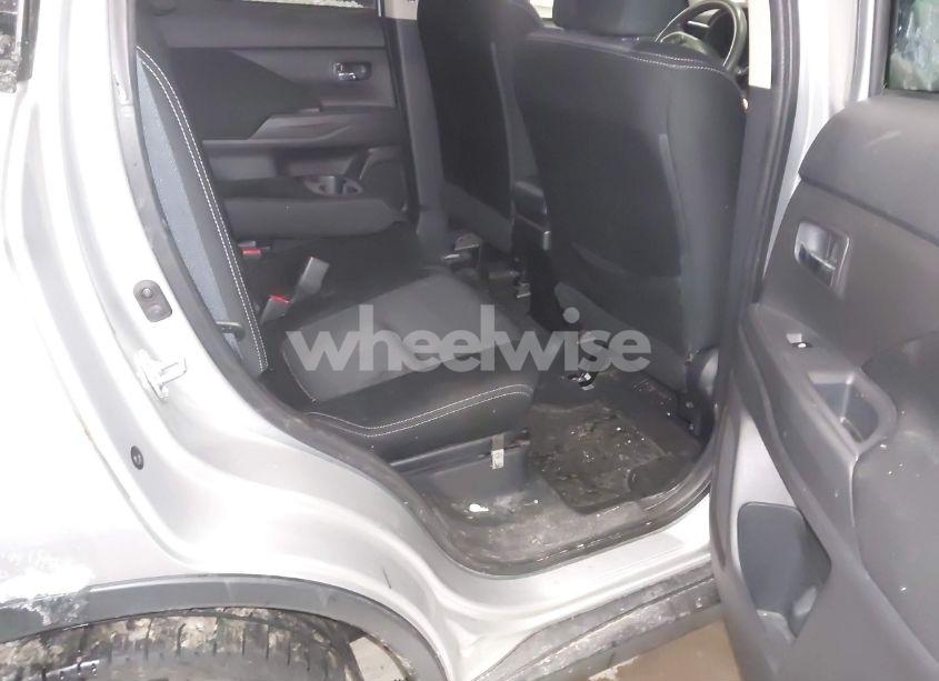 Photo 8 of 2018 Mitsubishi Outlander ES (VIN JA4AD2A30JZ011486)