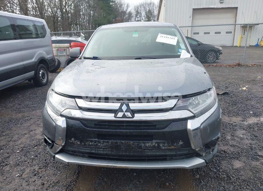 Photo 11 of 2018 Mitsubishi Outlander ES (VIN JA4AD2A30JZ038235)