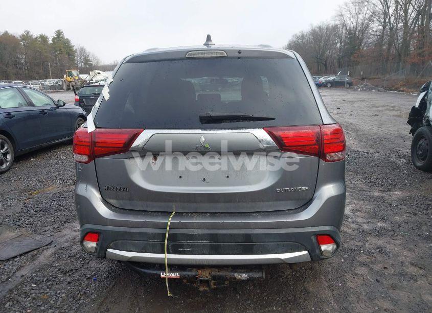 Photo 15 of 2018 Mitsubishi Outlander ES (VIN JA4AD2A30JZ038235)