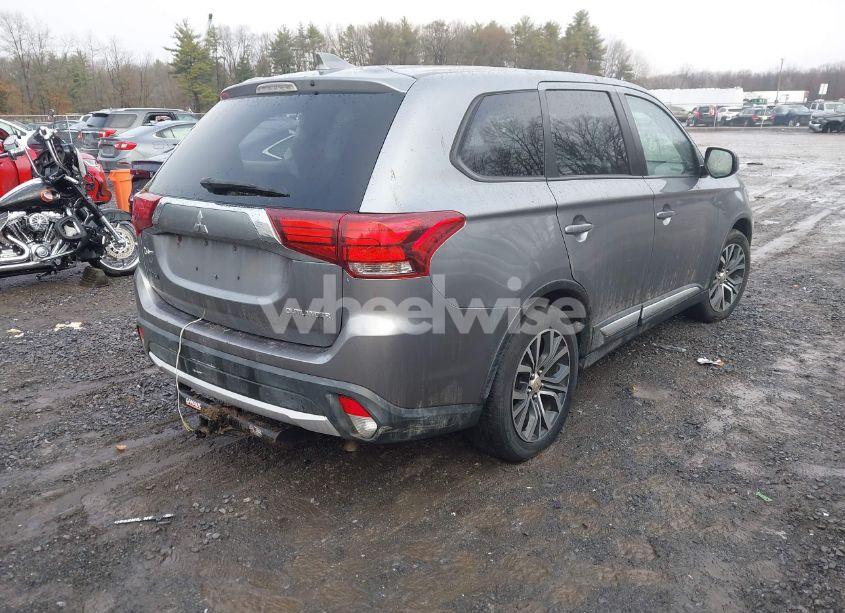 Photo 4 of 2018 Mitsubishi Outlander ES (VIN JA4AD2A30JZ038235)