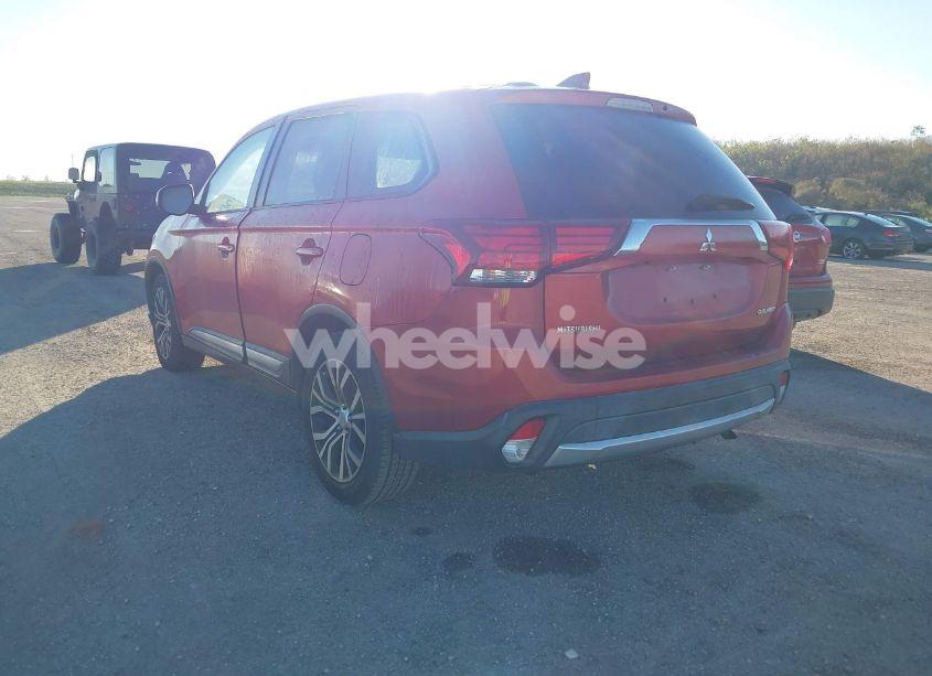 Photo 3 of 2018 Mitsubishi Outlander ES (VIN JA4AD2A30JZ055911)