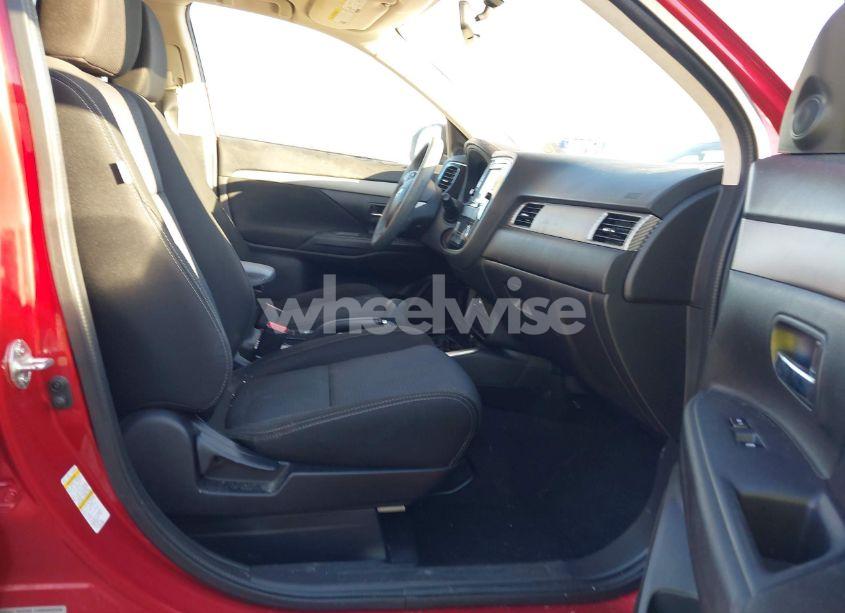 Photo 5 of 2018 Mitsubishi Outlander ES (VIN JA4AD2A30JZ055911)