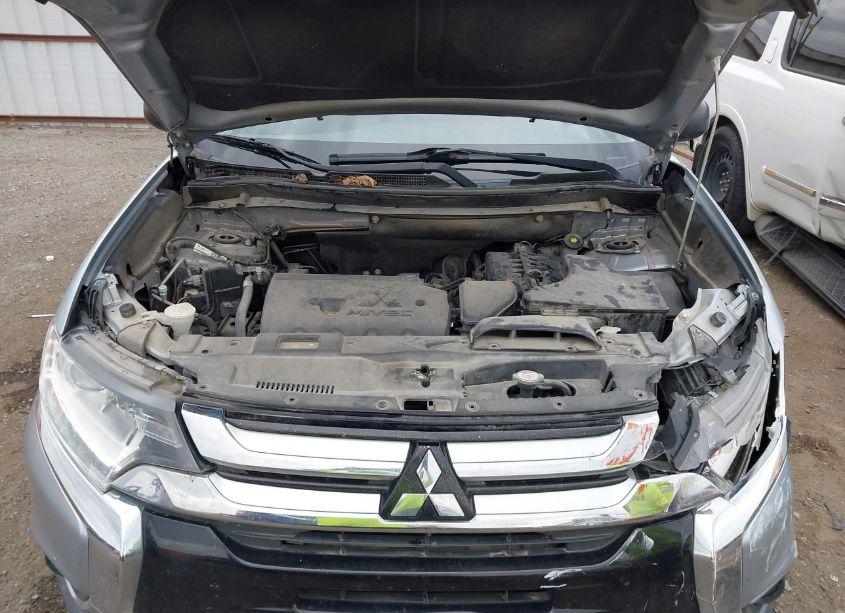Photo 10 of 2017 Mitsubishi Outlander ES (VIN JA4AD2A31HZ017761)