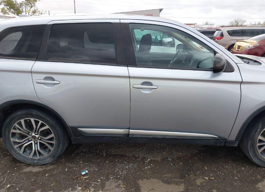 Photo 13 of 2017 Mitsubishi Outlander ES (VIN JA4AD2A31HZ017761)