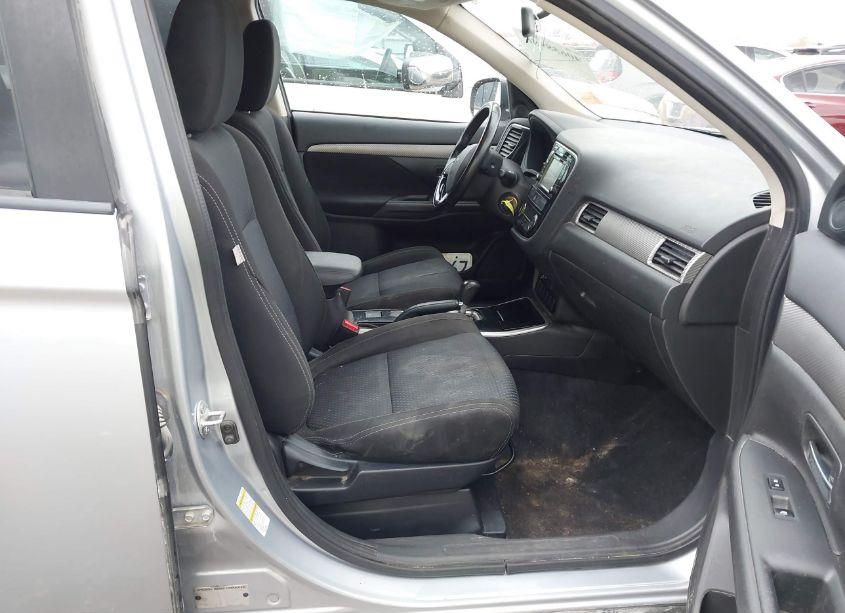 Photo 5 of 2017 Mitsubishi Outlander ES (VIN JA4AD2A31HZ017761)