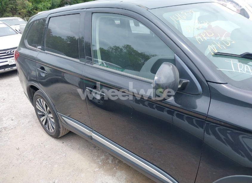 Photo 13 of 2019 Mitsubishi Outlander ES (VIN JA4AD2A31KZ038066)