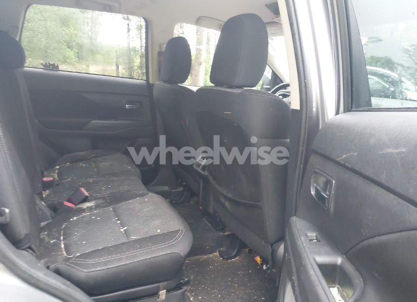 Photo 8 of 2019 Mitsubishi Outlander ES (VIN JA4AD2A32KZ005481)