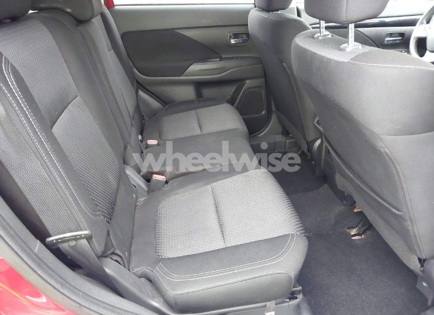 Photo 8 of 2019 Mitsubishi Outlander ES (VIN JA4AD2A32KZ032101)