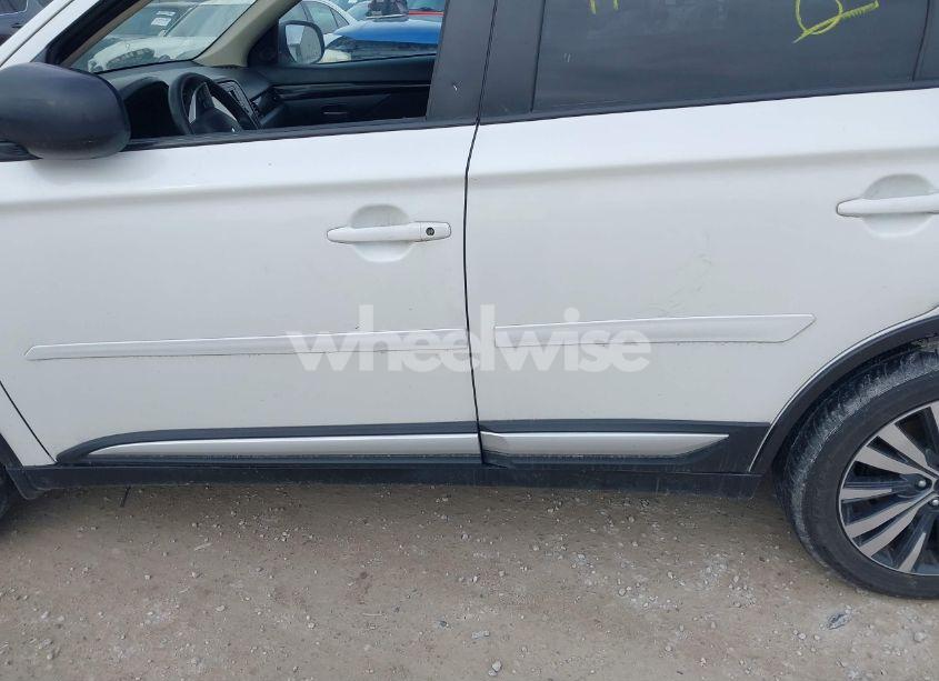 Photo 14 of 2020 Mitsubishi Outlander ES 2.4 (VIN JA4AD2A32LZ014005)