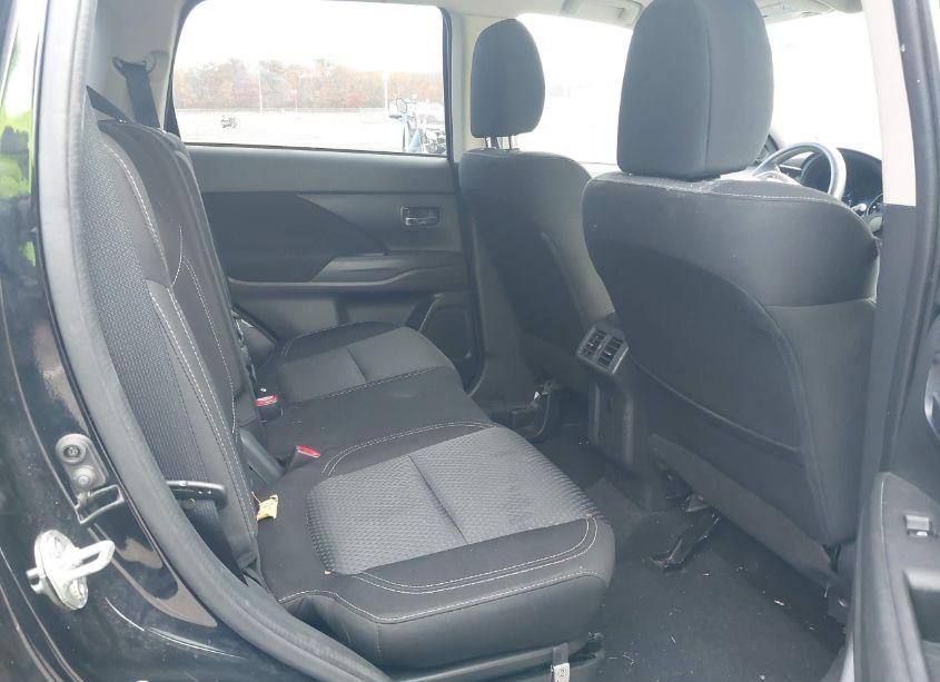 Photo 8 of 2020 Mitsubishi Outlander ES 2.4 (VIN JA4AD2A32LZ047702)