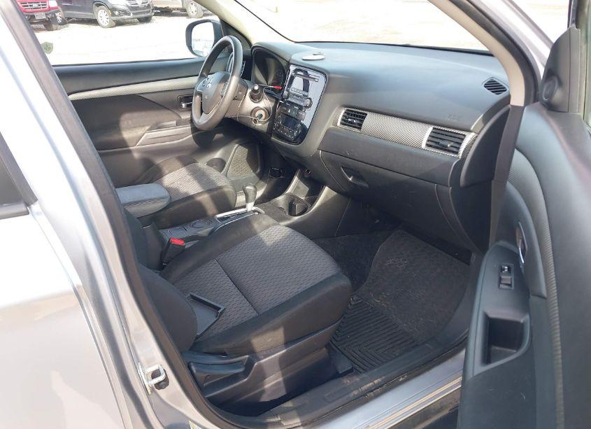 Photo 5 of 2014 Mitsubishi Outlander ES (VIN JA4AD2A33EZ009009)