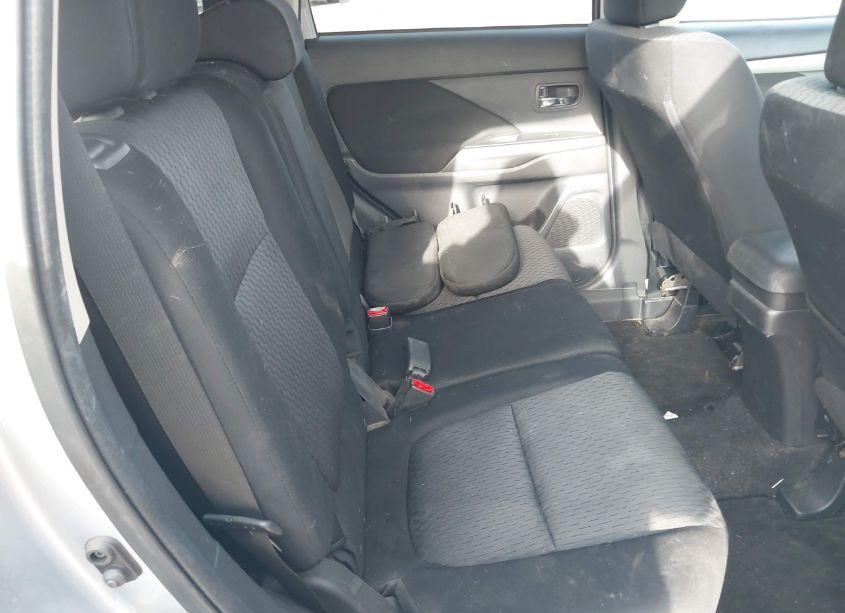 Photo 8 of 2014 Mitsubishi Outlander ES (VIN JA4AD2A33EZ009009)