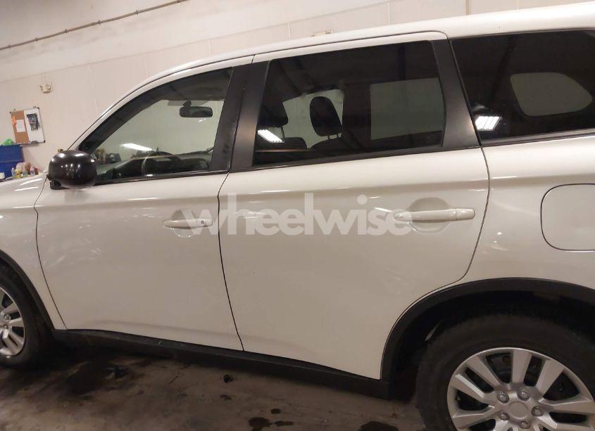 Photo 15 of 2015 Mitsubishi Outlander ES (VIN JA4AD2A33FZ014115)