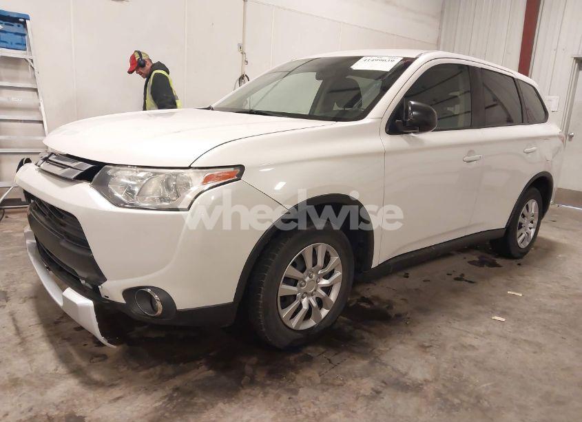 Photo 2 of 2015 Mitsubishi Outlander ES (VIN JA4AD2A33FZ014115)