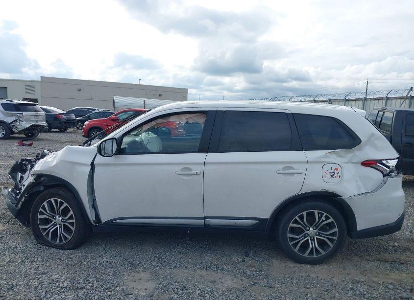 Photo 15 of 2016 Mitsubishi Outlander ES (VIN JA4AD2A33GZ008042)