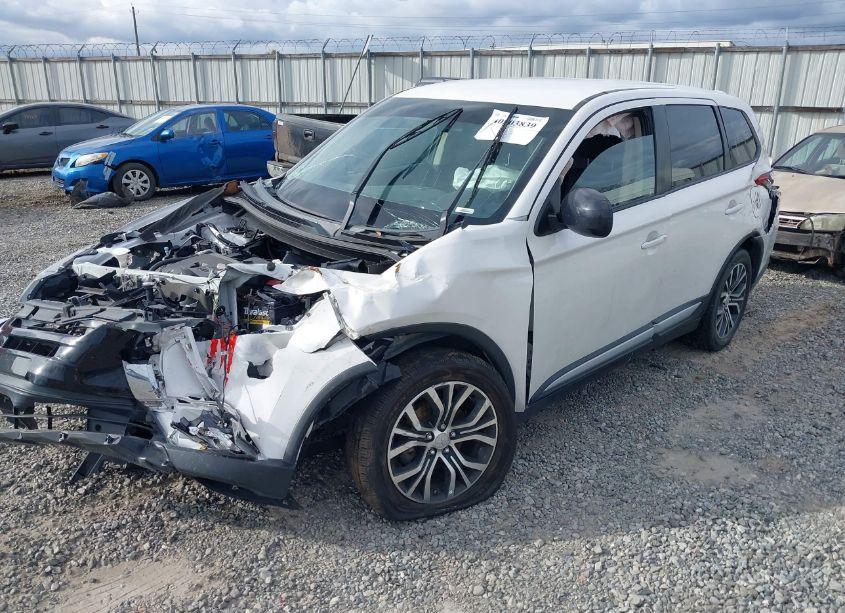 Photo 2 of 2016 Mitsubishi Outlander ES (VIN JA4AD2A33GZ008042)