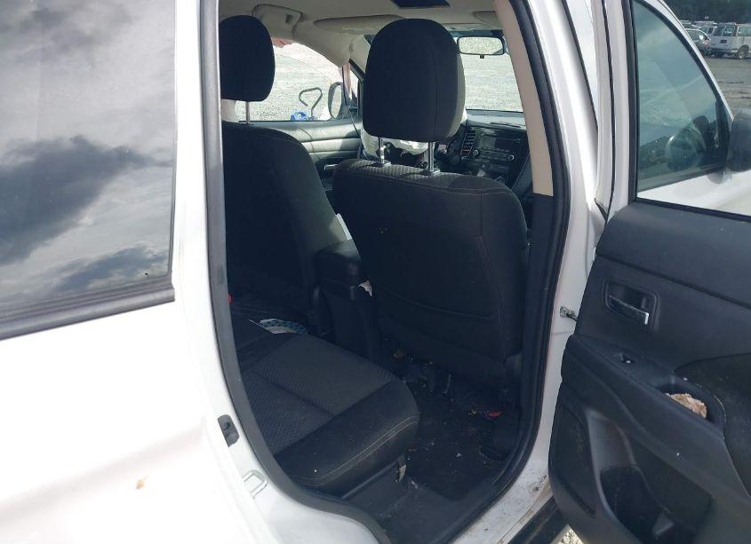 Photo 8 of 2016 Mitsubishi Outlander ES (VIN JA4AD2A33GZ008042)