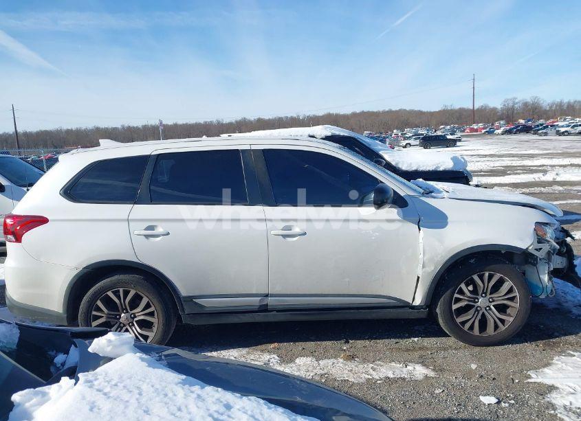 Photo 13 of 2017 Mitsubishi Outlander ES (VIN JA4AD2A33HZ010519)