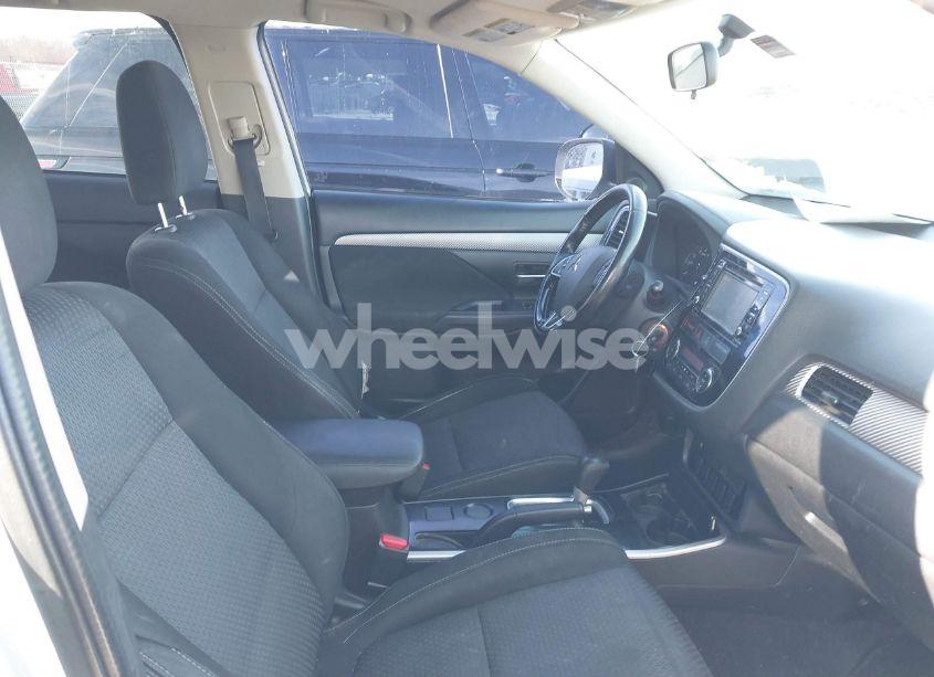 Photo 5 of 2017 Mitsubishi Outlander ES (VIN JA4AD2A33HZ010519)