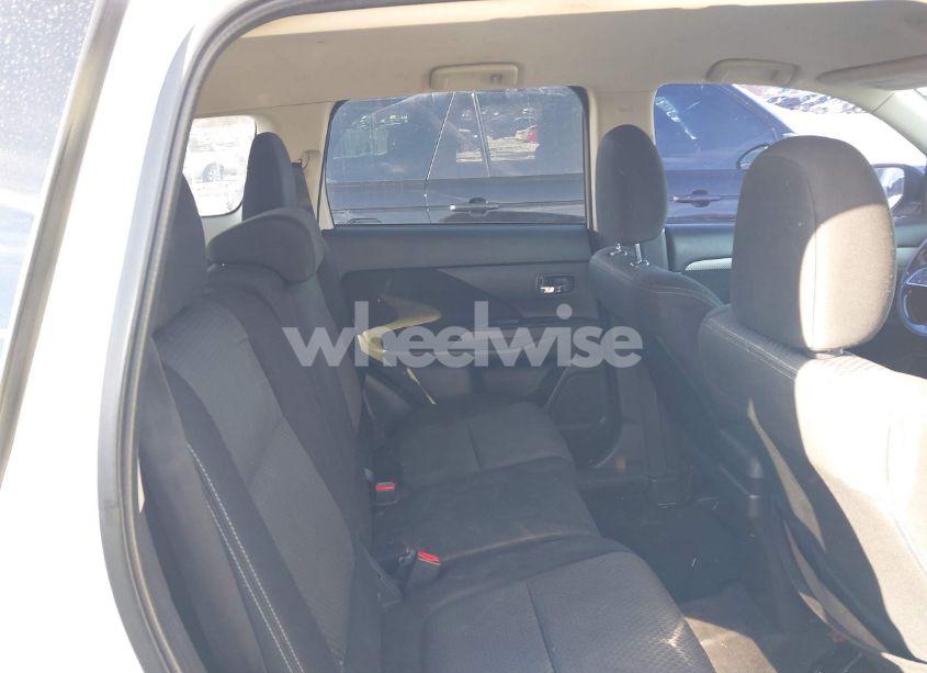 Photo 8 of 2017 Mitsubishi Outlander ES (VIN JA4AD2A33HZ010519)