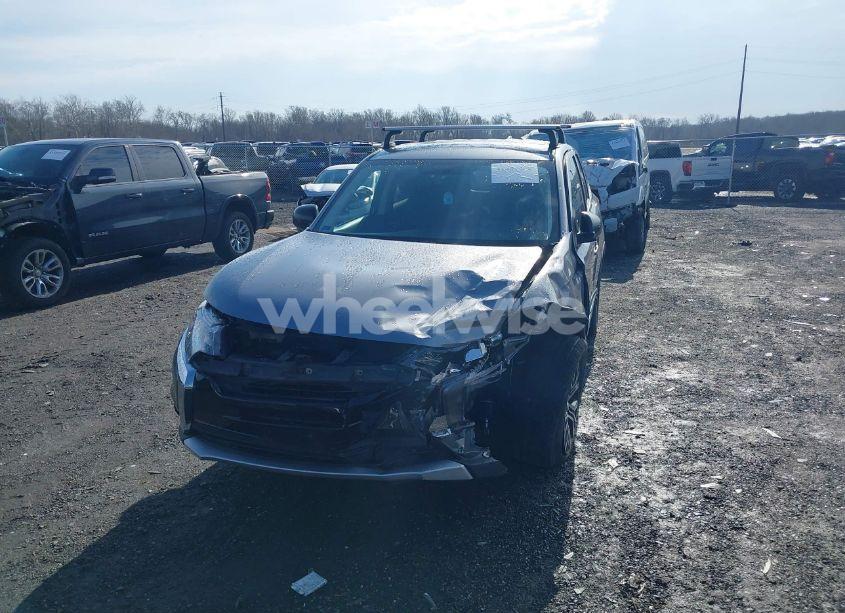 Photo 12 of 2018 Mitsubishi Outlander ES (VIN JA4AD2A33JZ017282)