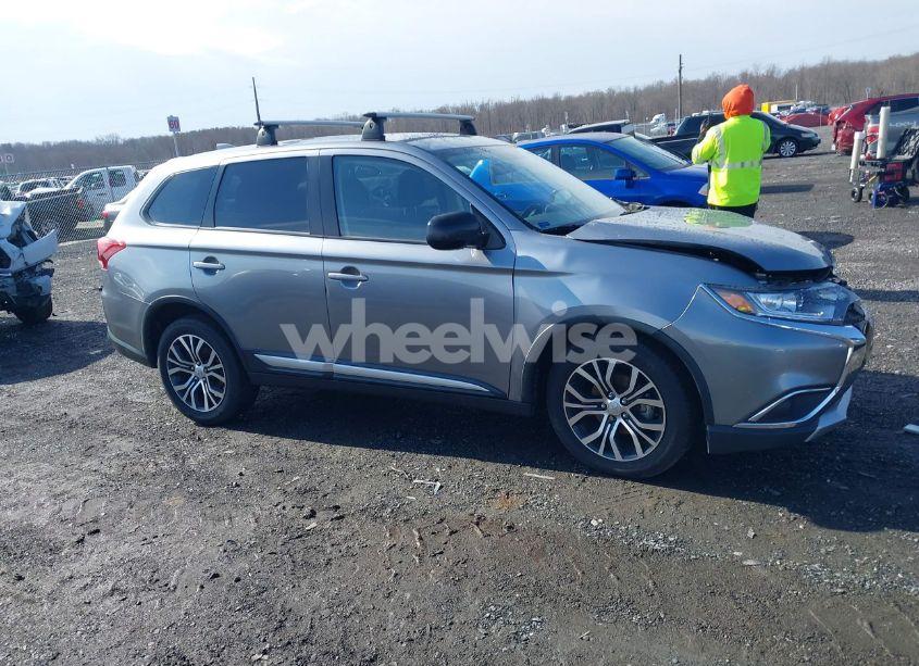 Photo 13 of 2018 Mitsubishi Outlander ES (VIN JA4AD2A33JZ017282)