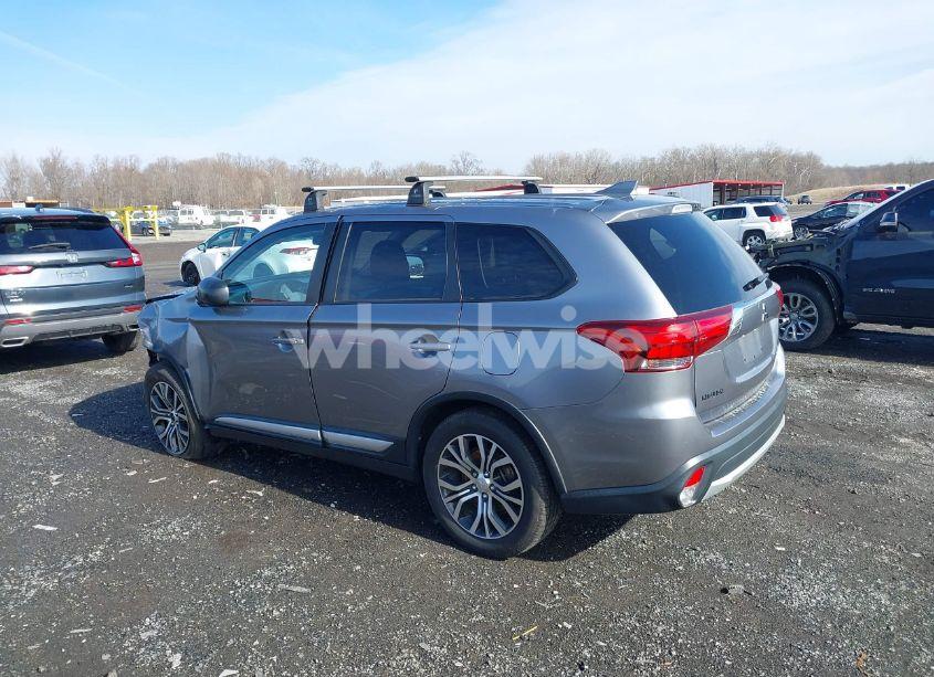 Photo 14 of 2018 Mitsubishi Outlander ES (VIN JA4AD2A33JZ017282)