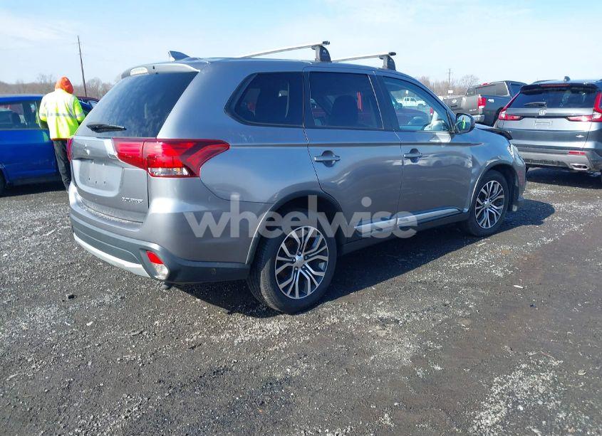Photo 4 of 2018 Mitsubishi Outlander ES (VIN JA4AD2A33JZ017282)