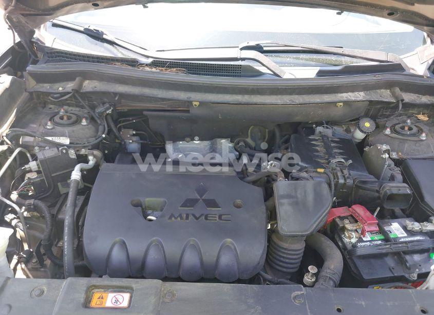 Photo 10 of 2018 Mitsubishi Outlander ES (VIN JA4AD2A33JZ069124)