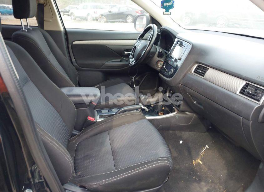 Photo 5 of 2017 Mitsubishi Outlander ES (VIN JA4AD2A34HZ012313)