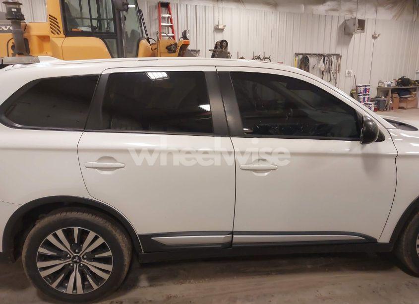 Photo 13 of 2019 Mitsubishi Outlander ES (VIN JA4AD2A34KZ031550)